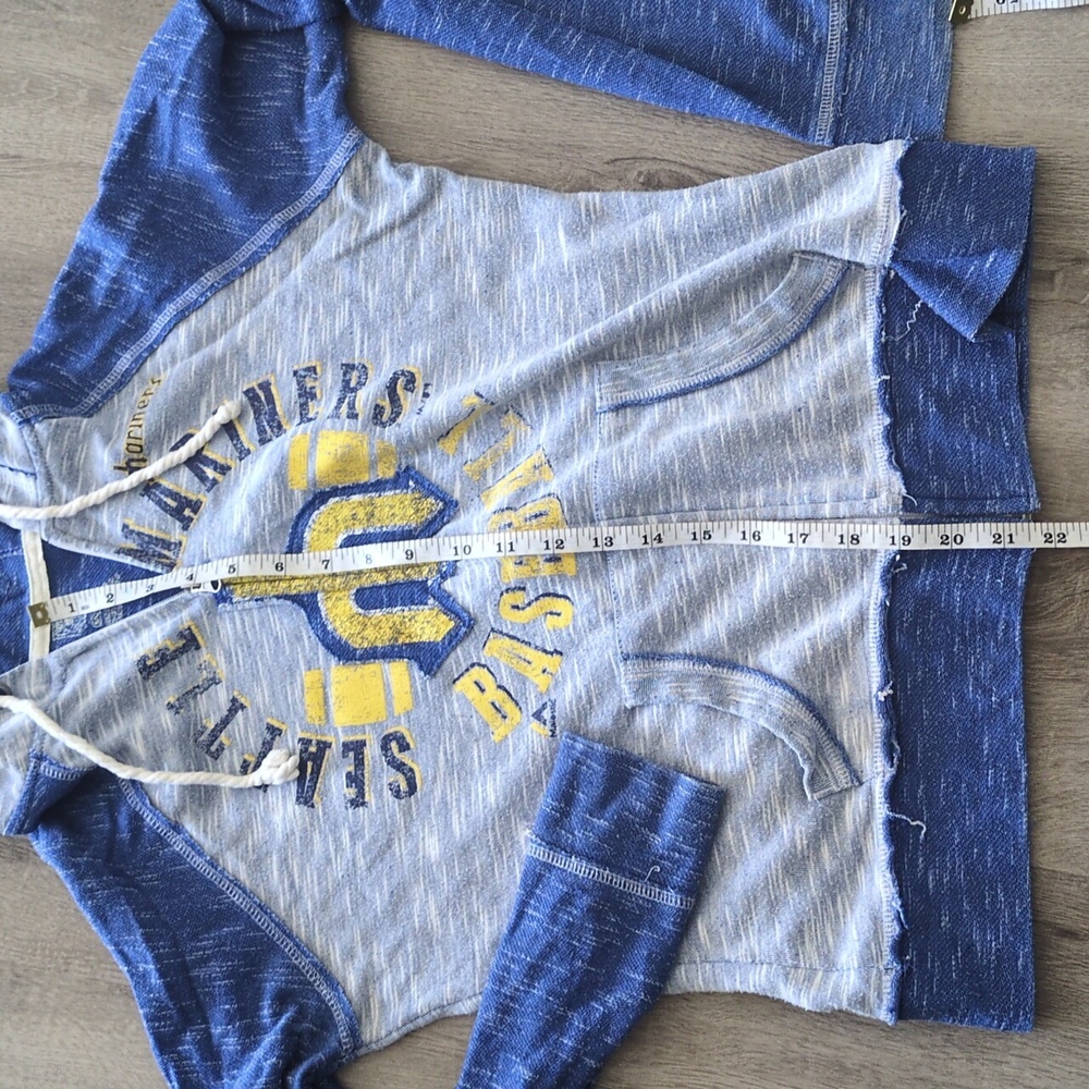 Authentic Seattle Mariners Zip-up - Picture 6 of 8